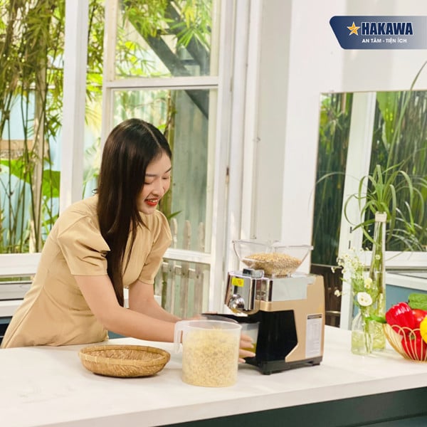 1Máy ép dầu thực vật tại nhà là giải pháp lâu dài loại bỏ dầu ăn kém chất lượng