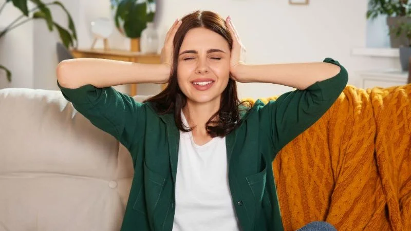 Nguyên nhân đau cổ vai gáy là gì? Hiểu để phòng ngừa 28 Đau mỏi vai gáy do tiếp xúc với tiếng ồn thường xuyên