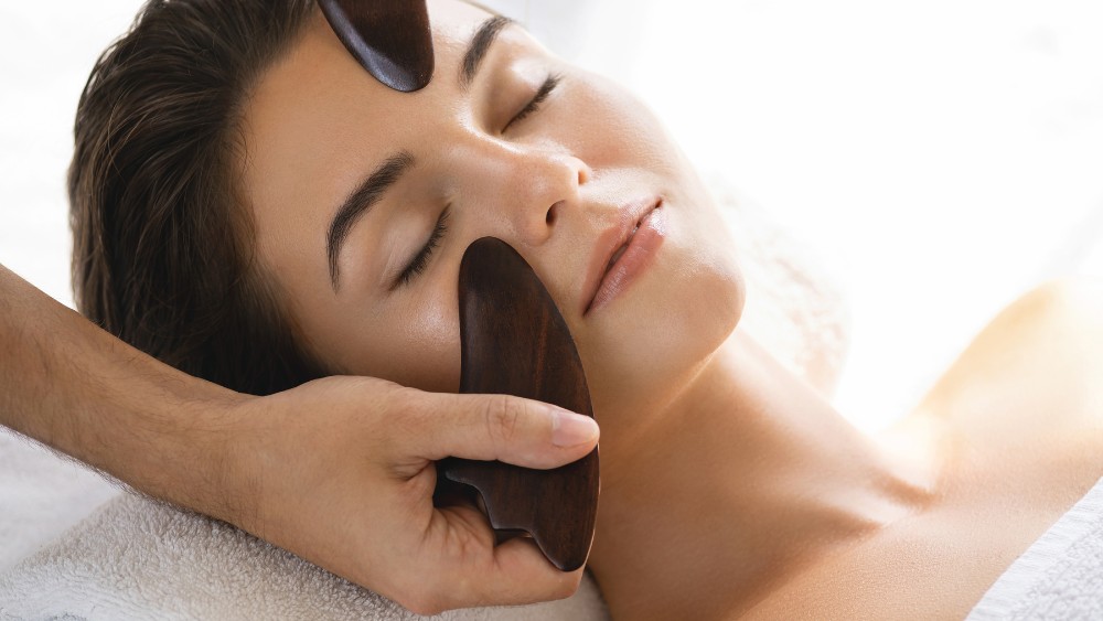 Massage mặt Thụy Điển là một phương pháp chăm sóc da đến từ phương Tây
