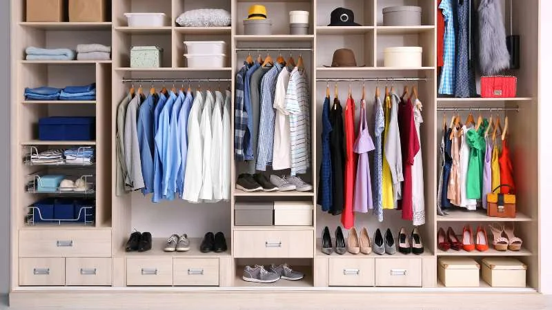 Đuổi gián trong tủ quần áo với 12 cách vô cùng đơn giản 38 Tránh để quần áo còn ẩm vào tủ