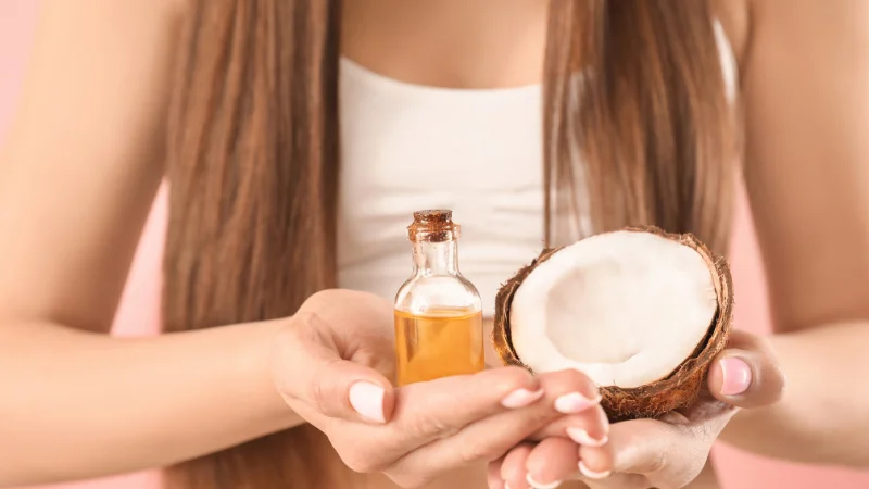 Dùng để dưỡng tóc, mi, móng